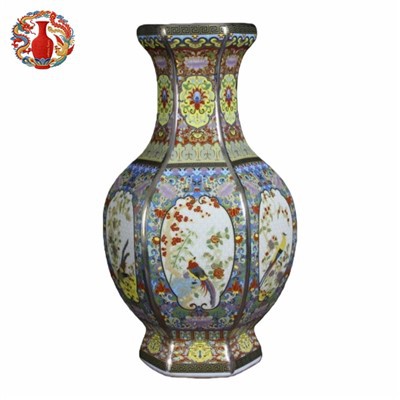 گلدان شش ضلعی کیانلونگ فامیل رز و طلایی/سلسله چینگ